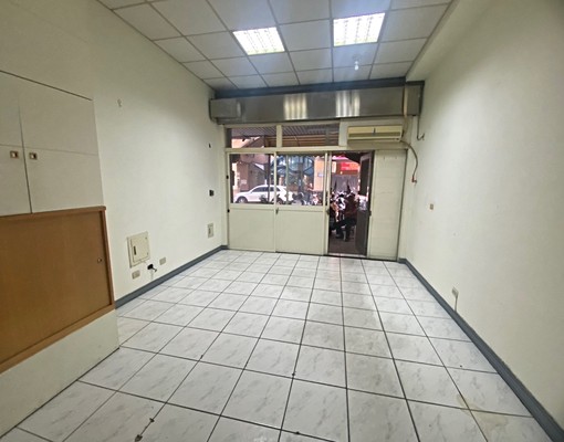 崇倫國中五權八街/臨路透天店面1～2樓可營登工作室/可停車 - Image 7
