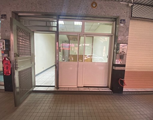 崇倫國中五權八街/臨路透天店面1～2樓可營登工作室/可停車 - Image 5