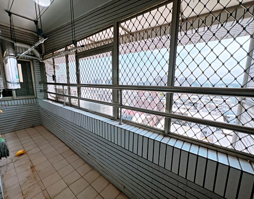 近家樂福東方公園三房有車位含管 - Image 6