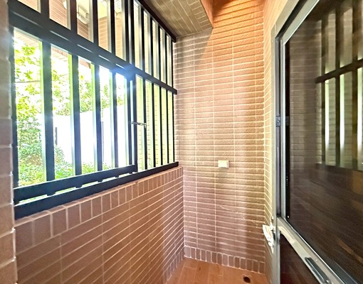 亞灣三多商圈全新店面(1+2樓) - Image 7