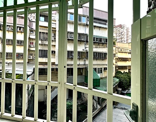 雙和醫院旁/圓通路寧靜巷弄/低樓層採光套房 - Image 9