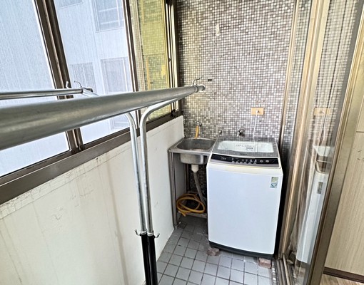 陽台套房*含管理費*公共電費. - Image 6