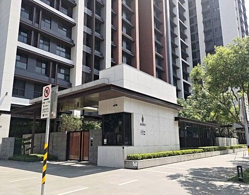 鄰近民權西路站平面大車位 - Image 9
