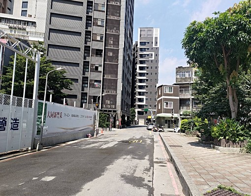 鄰近民權西路站平面大車位 - Image 11