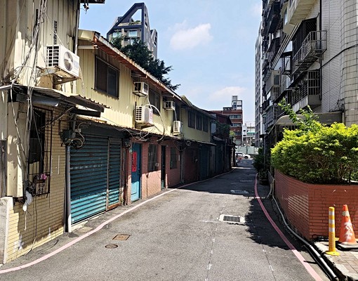 鄰近民權西路站平面大車位 - Image 13