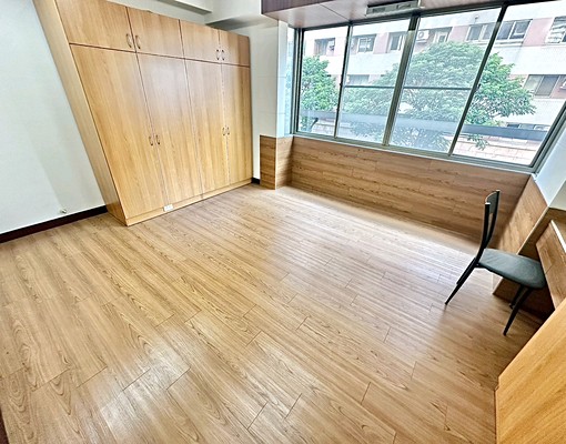 南屯精華地段稀有大大坪數正四房💖可租補全新整理美美木質地板 - Image 9