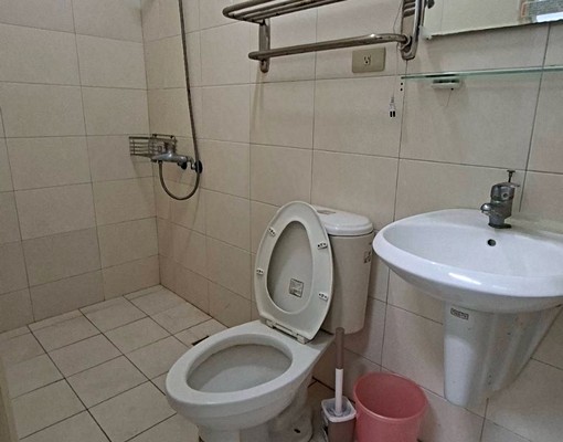 新民國小黃昏市場可租補禁菸電梯套房 - Image 8