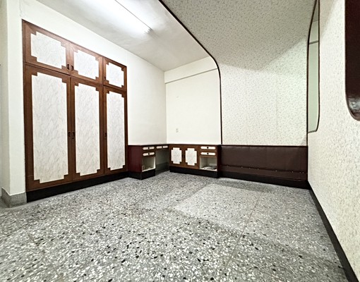模範街住店1F~3F🔥一樓可停車✨可營登🔆行業可談 - Image 9