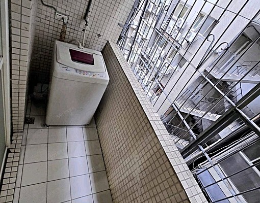 近中山站電梯溫馨採光佳獨立門戶陽台套房大空間代收垃圾台水台電 - Image 7
