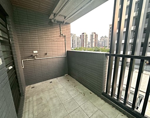 十四張❣️含車位大空間/全新裝潢一手屋/格局方正對面採光 - Image 16