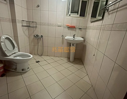 兆基🏡光復國小四房邊間透天可租補請加line - Image 15