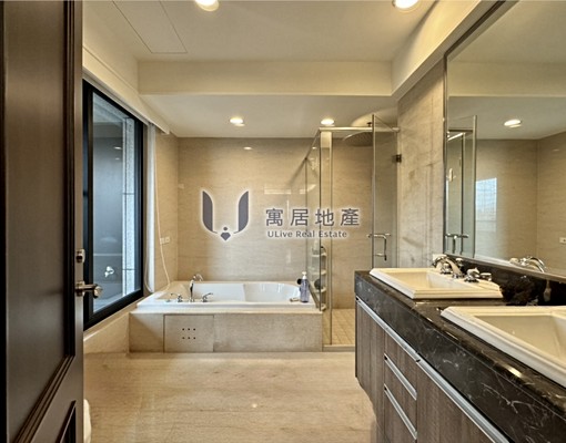 近博愛特區百坪使用空間三套房傢俱齊全雙車位 - Image 9