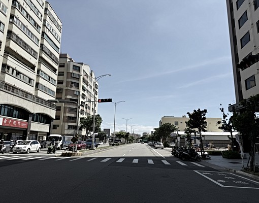 梧棲區大智路二段黃金店面面寬臨路方正面寬~租店面一樓約20坪 - Image 4
