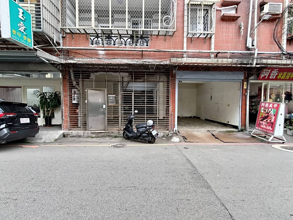 一樓雙店面,適合辦公/補習班/美容業/小生意 - Image 1
