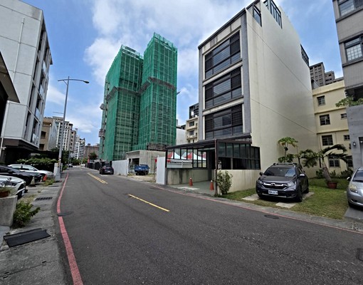 新竹好榜竹北高鐵大面寬電梯7套房店面 - Image 2