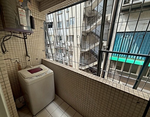 捷運中山站❣️台水電、陽台獨洗曬!有垃圾代收、家具齊全、採光 - Image 10