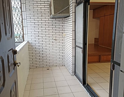 龍形一街邊間公寓 - Image 2
