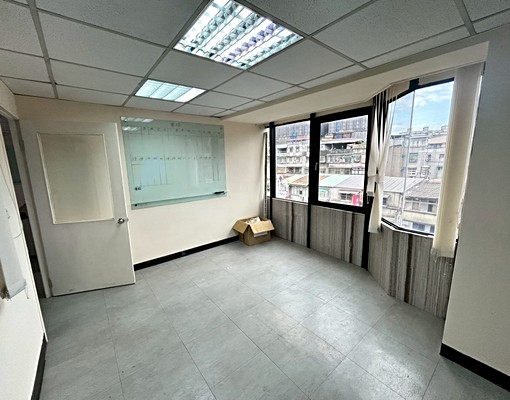 適辦公室使用0927892003徐S請隨時預約看屋 - Image 5