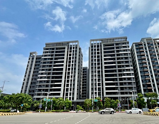 高鐵特區/3房車位傢俱電器出租 - Image 12