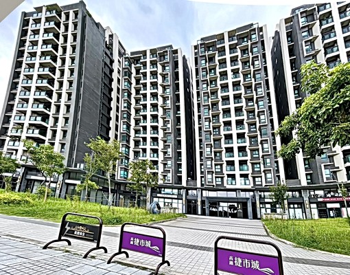 整層住家/百萬裝潢/全套家具家電/平車位*屋主出租仲介勿擾* - Image 14