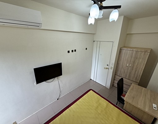 【可租補】金山街後段獨立陽台洗衣機&電梯大樓採光佳套房出租 - Image 3