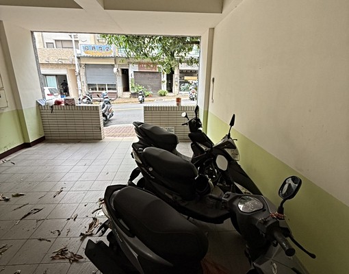 【可租補】金山街後段獨立陽台洗衣機&電梯大樓採光佳套房出租 - Image 15