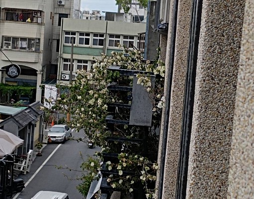 月租長租短租都可花蓮火車站前.前站 - Image 3
