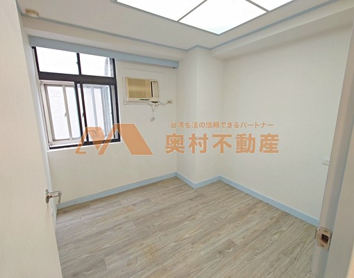 國泰華府帝寶對面●住辦皆宜24H管理坪數實在 - Image 6