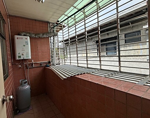 區公所🏘️全新整理空間寬敞🔥近捷生活機能強/採光雙陽台 - Image 14