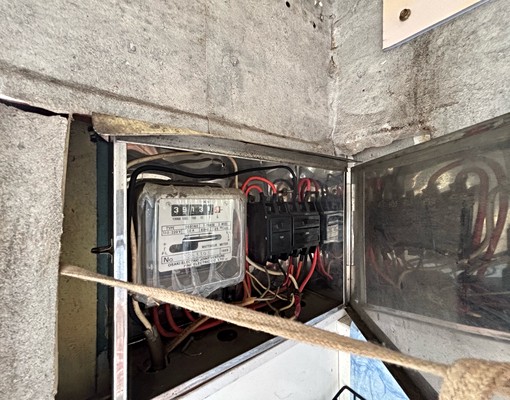 ”出租攤位“高雄台鐵站前/近車站捷運/騎樓分租攤位 - Image 6