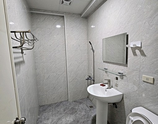 慈濟學區環境優、生活機能佳、獨立陽台 - Image 3