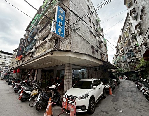 美髮住辦店面一樓 - Image 1