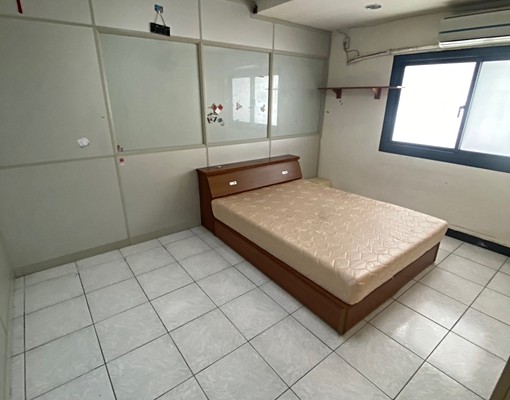 嶺東文山國小楓康/巷內大面寬店面1~2樓三房可營登可停三台車 - Image 9