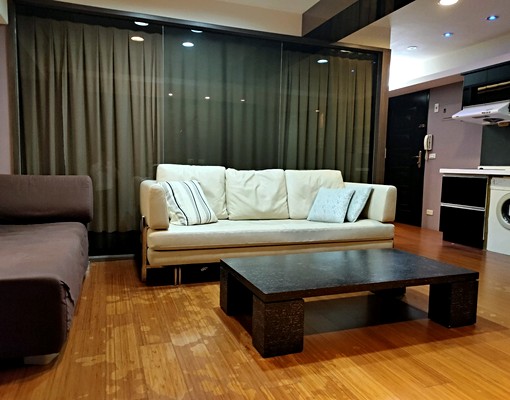 東區忠孝敦化捷運電梯兩房漂亮屋況附家具家電立即可入住 - Image 4