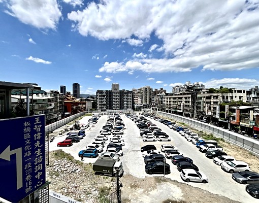 可養貓/近板橋車站/價可談/含網路/超大露台/全配家具 - Image 3