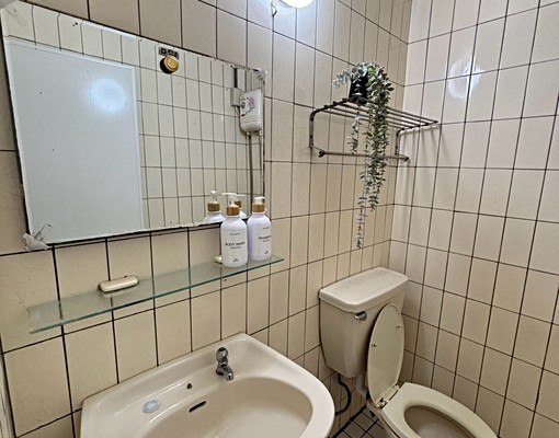 東海商圈採光好通風套房可租補環境清幽一卡皮箱即入住(42) - Image 5