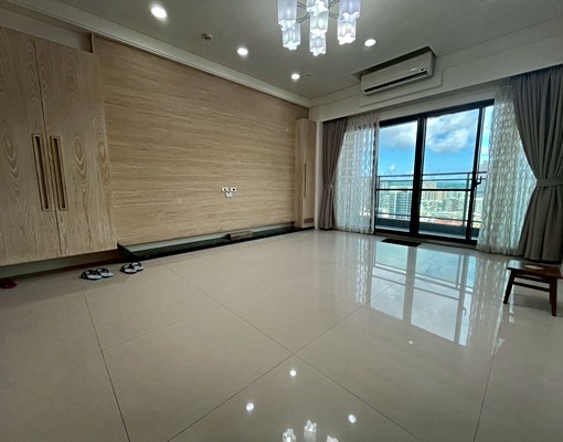 O4前金站無敵景觀四房平車高品質豪宅可附全新家具電 - Image 1