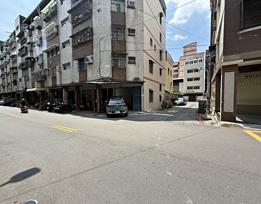 三角窗1-2樓店面住家 - Image 2
