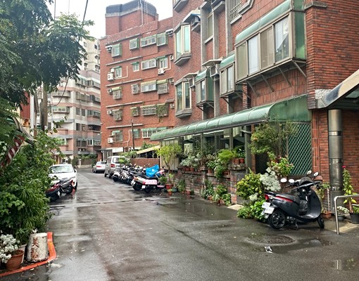 整層住家兩房一廳一衛獨立戶1樓.全新大整理.車位另繳1500 - Image 10