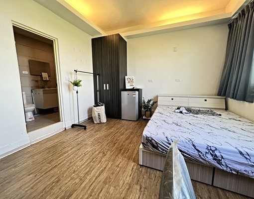 高雄小余🐟衛武營│明亮大套房│可租補 - Image 2