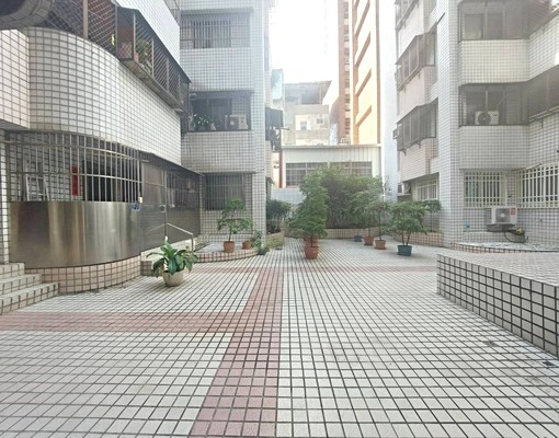 全新變頻冷氣🍎電梯大墩商圈萬壽棒球場有陽台邊間採光戶🍎 - Image 2