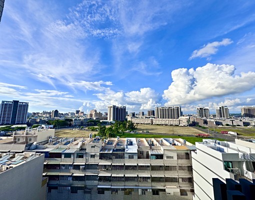 視野好｜中樓層｜明亮｜兩房平車含管理費｜可租補 - Image 1