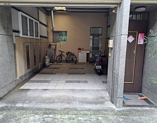 ☎️租-台南高鐵首富透天5房1廳3衛獨立車庫 - Image 1