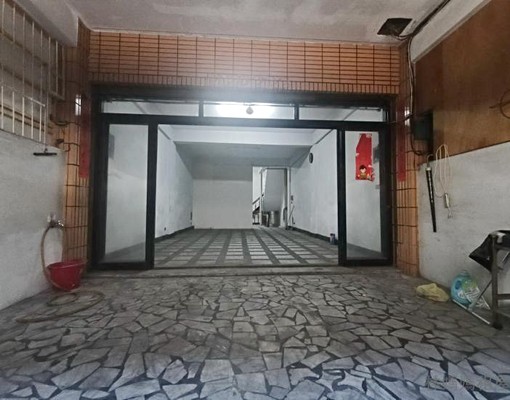 近家樂福🌻6房透天出租🌻空屋 - Image 1