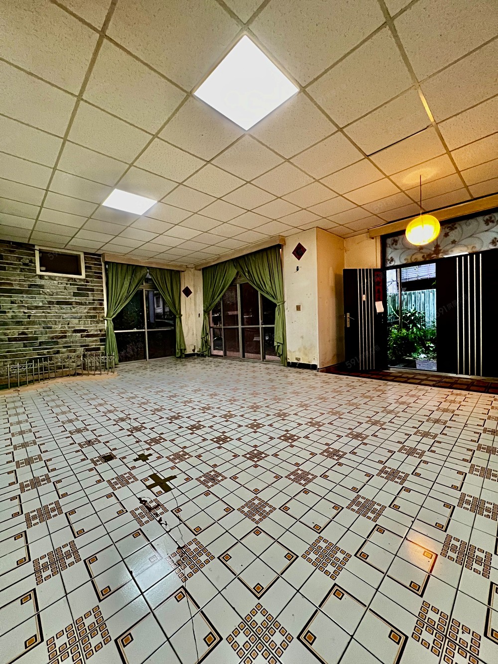 新烏路三段大坪數四面採光透天住家 - Image 1