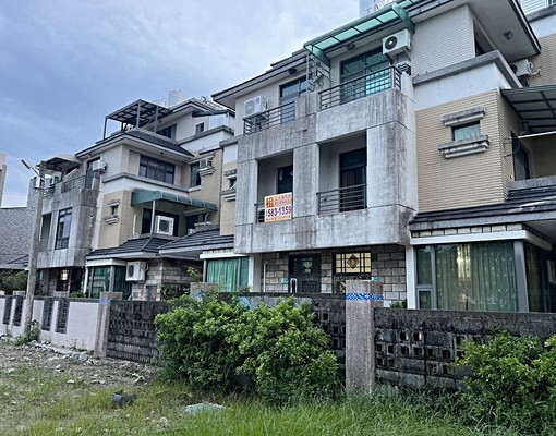 (租)南科安定坐擁公園第一排美車墅 - Image 2