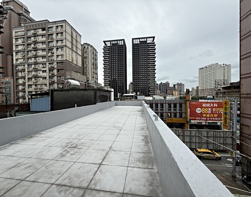 春日路站牌口黃金店面-整棟出租💰🏠 - Image 11