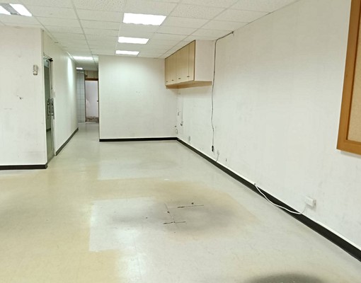免仲費雙十路二段X號2樓23坪店面3萬2 - Image 7