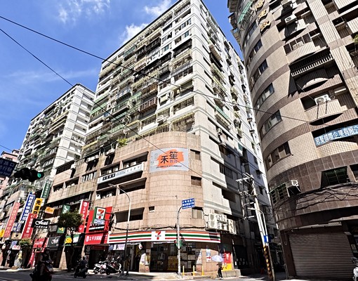 百順客B3地下坡道平面車位 - Image 1
