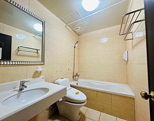 臻愛香榭★喜來登特區，家具齊全，一卡皮箱入住三房，平車， - Image 14